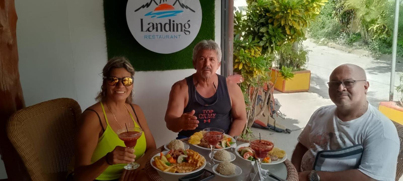 The Landing Hotel And Restaurant Moyogalpa Exteriör bild